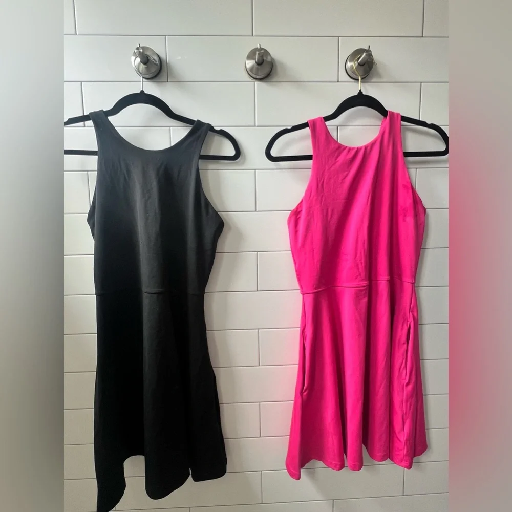 High-neck racerback Athleta dress with pockets! Super cute! PINK Size M - Picture 3 of 4